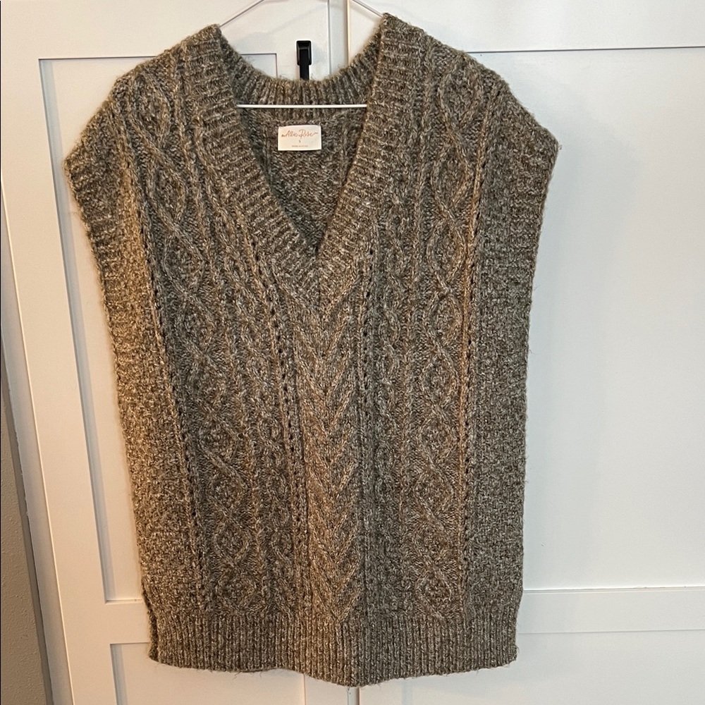 Cozy V-Neck Cable Knit Sweater - Brown